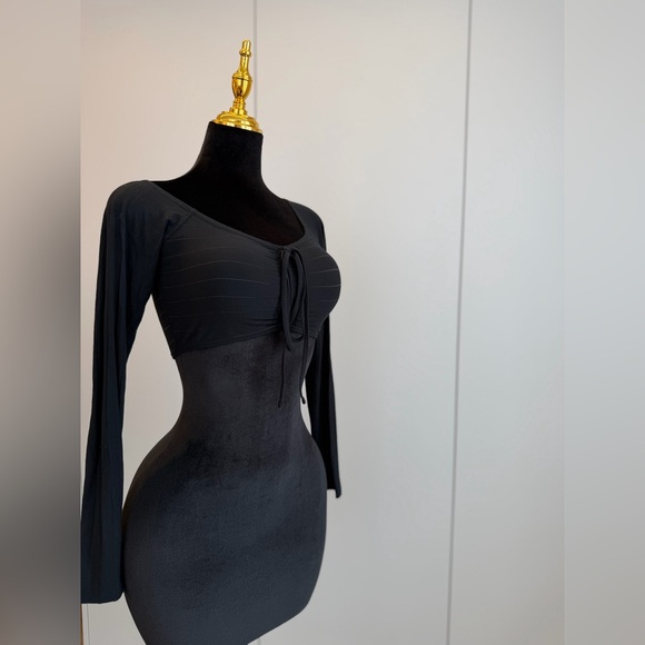 Sleek Stitch Modal Ruched Top - Picture 2 of 5